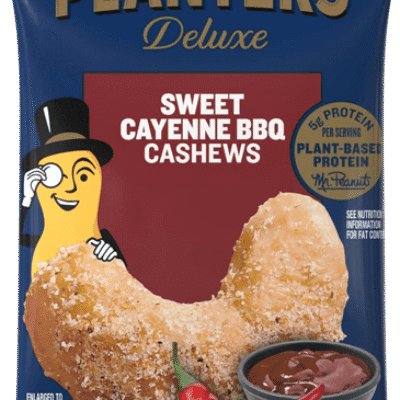 PLANTERS Deluxe Sweet Cayenne BBQ Cashews